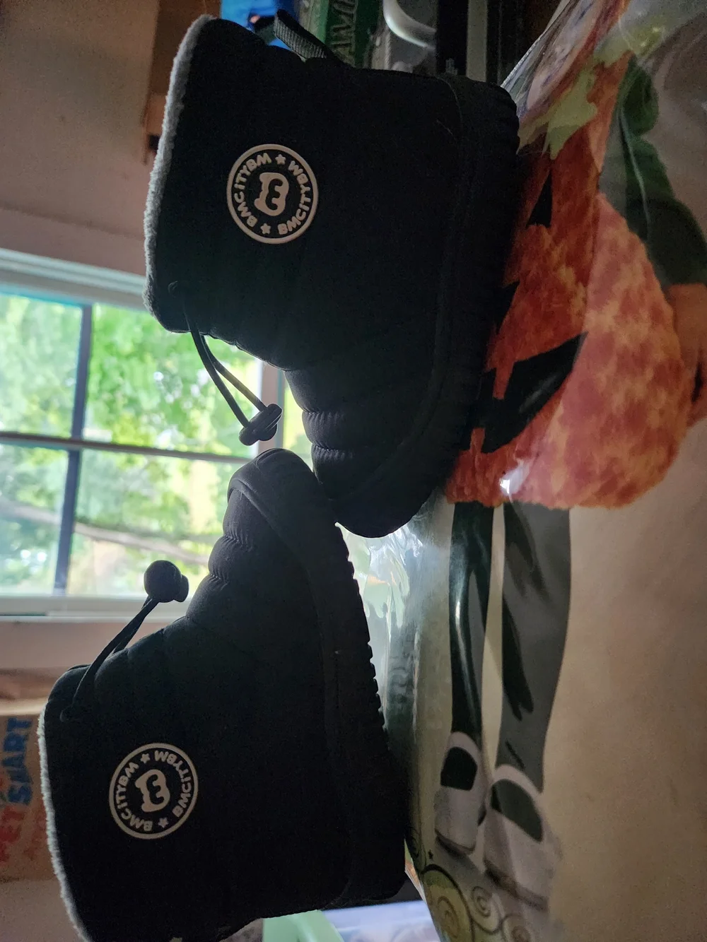 Kids Black Puffer Booties with Toggle Closure - Brand Unspecified (12-24months)